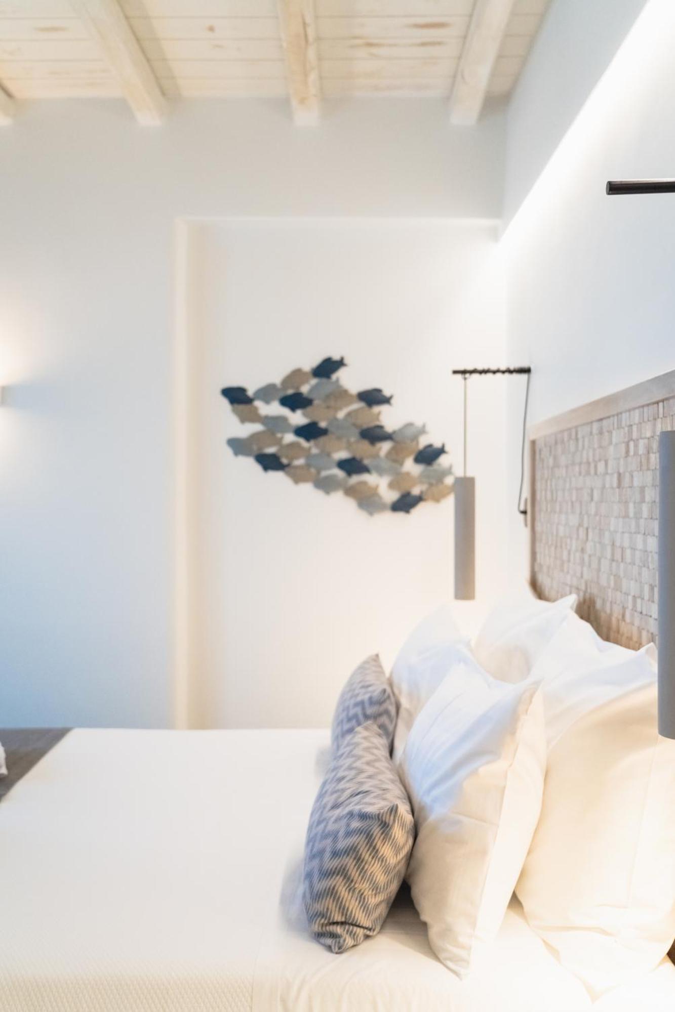 Lithos Luxury Suites Tínos Extérieur photo