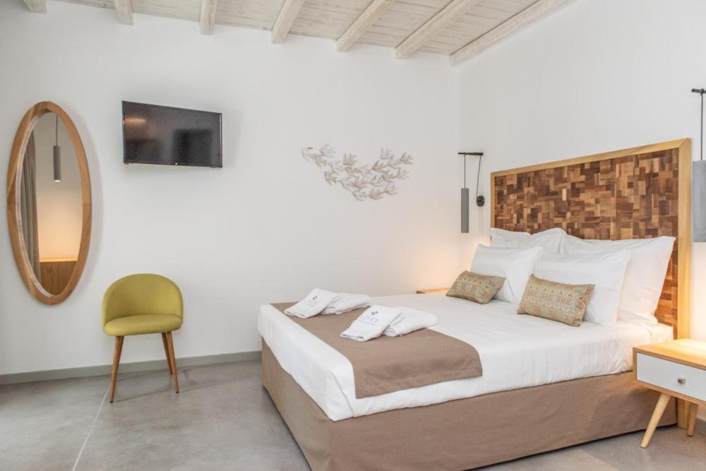 Lithos Luxury Suites Tínos Extérieur photo